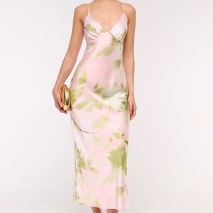 abercrombie yellow satin dress Flattering maxi dress in our textured satin fabric Yellow Dress by Abercrombie and